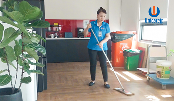 Dịch vụ vệ sinh hằng ngày tại văn phòng